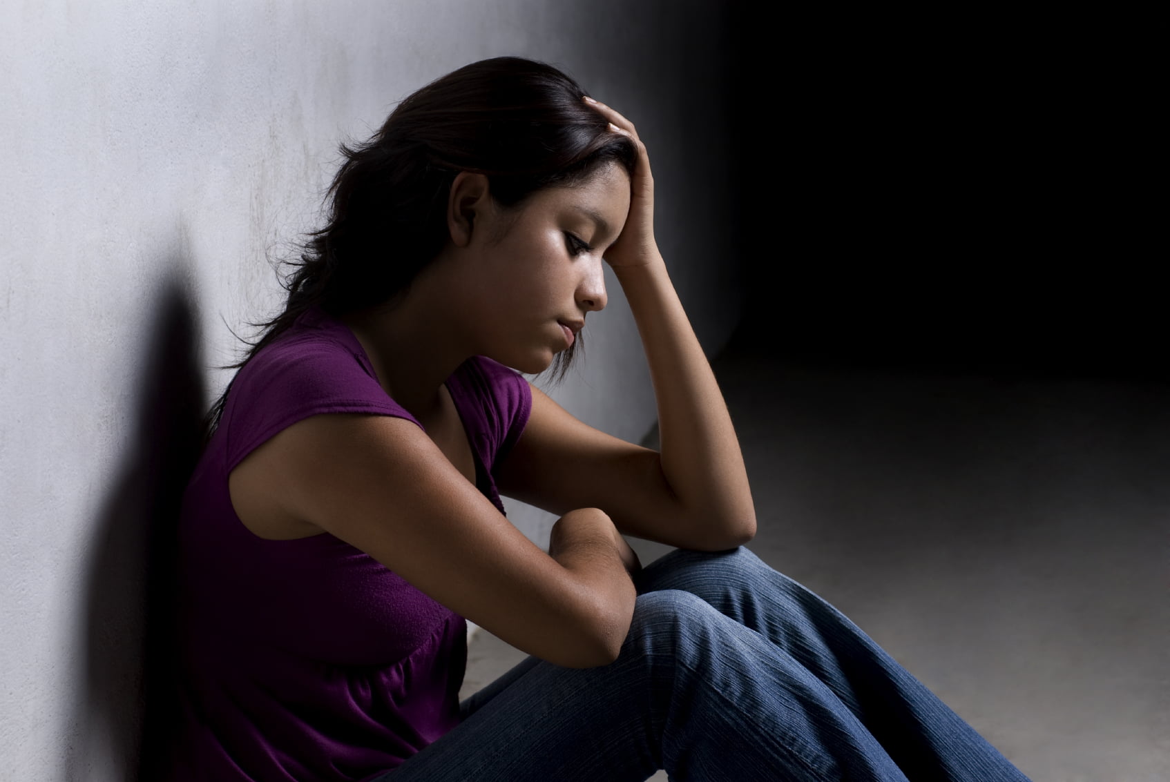 Depression21 كيف يمكن التخلص من الاكتئاب و عدم الثقة فى الاخرين؟ مجلة نقطة العلمية