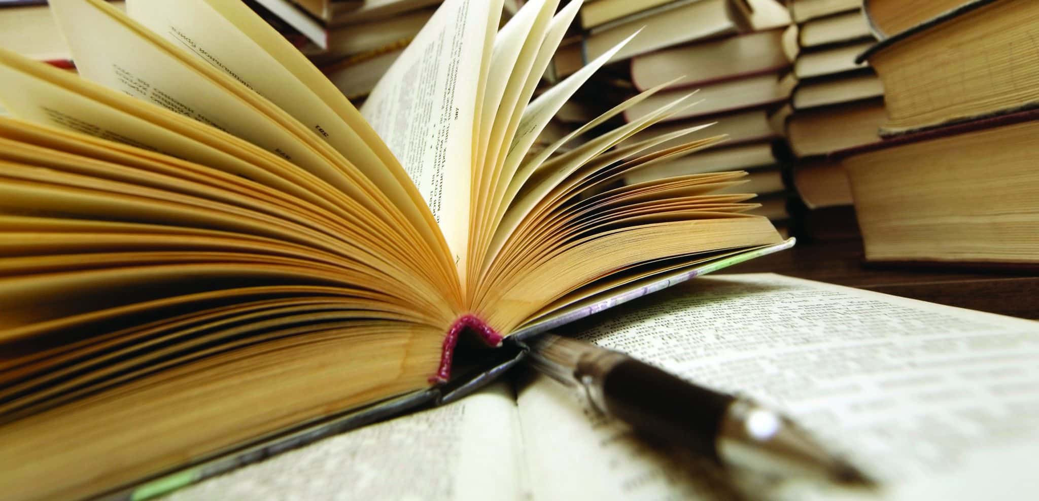 book e1461417059736 في يوم الكتاب العالمي: ماذا تقرأ من الأدب العربي في 2016؟ مجلة نقطة العلمية