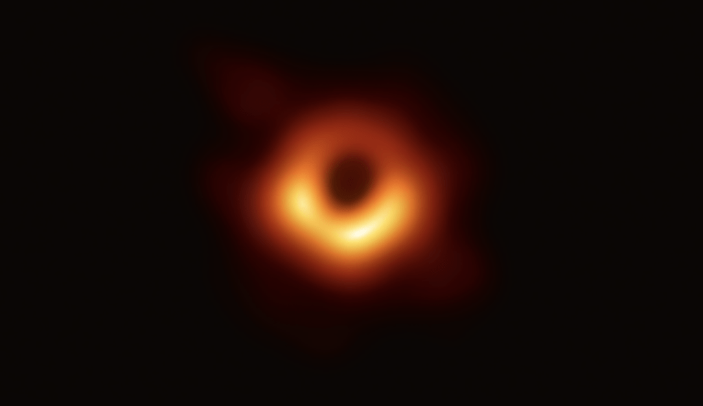 صورة الثقب الأسود.  