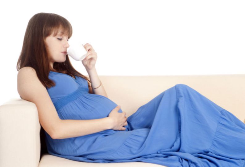 cafe grossesse هل يمكنك الاستمرار في شرب القهوة أثناء الحمل؟ مجلة نقطة العلمية