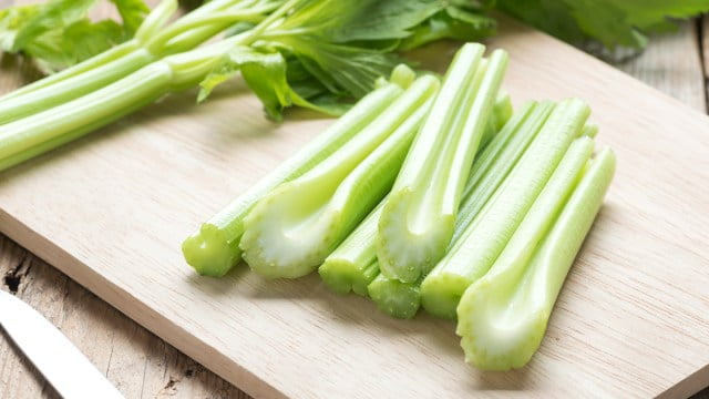 Celery Stalks Cutting Board مجلة نقطة العلمية