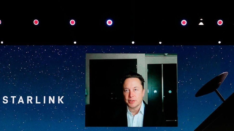 123420320 starlinkgettyimages 1233721222 Elon Musk يفعل خدمة الإنترنت عبر الأقمار الصناعية Starlink في أوكرانيا مجلة نقطة العلمية