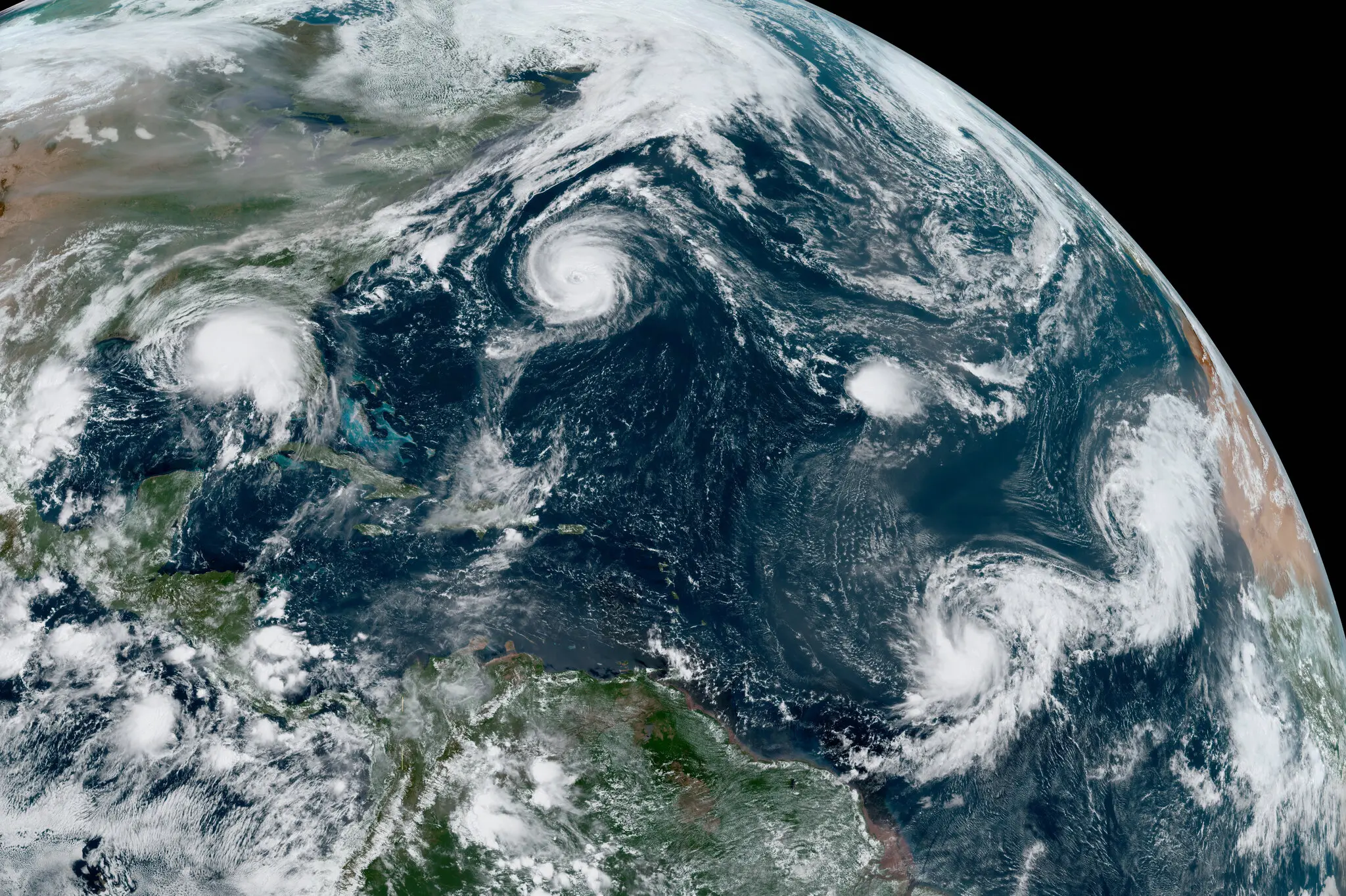 11cli hurricanes superJumbo تلوث الهواء يؤثر على وثيرة حدوث الأعاصير وفقا لدراسة جديدة مجلة نقطة العلمية