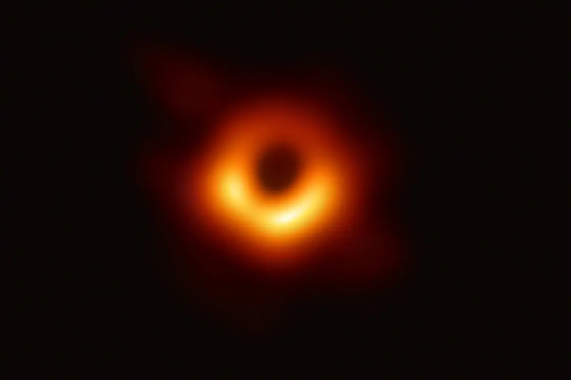 12blackhole4 superJumbo "العملاق الجميل" ثقب أسود هائل وسط مجرة "درب التبانة"! مجلة نقطة العلمية